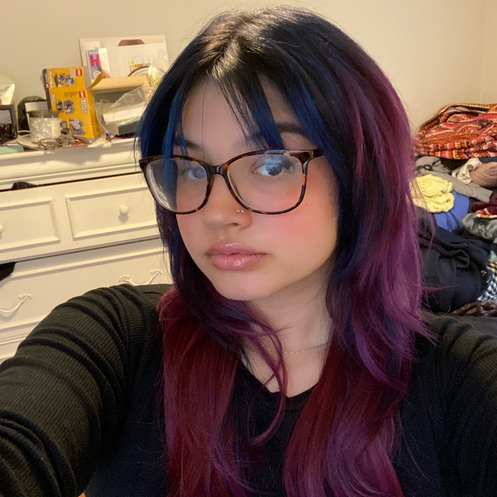 Meet your Posher, Olivia